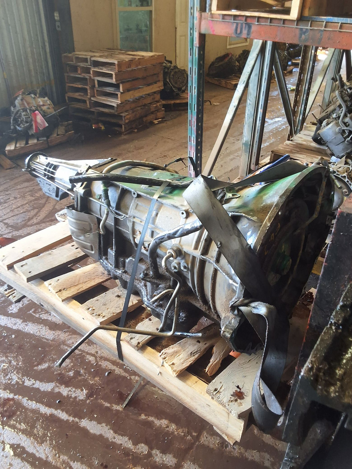 2004-2005 Dodge Dakota 5-speed Automatic RWD Transmission main image