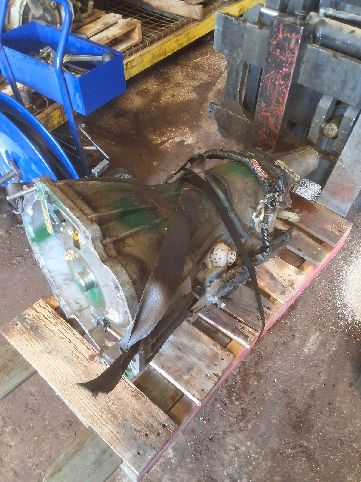 2003 GMC Envoy XL 4-speed Automatic 2WD Transmission main image