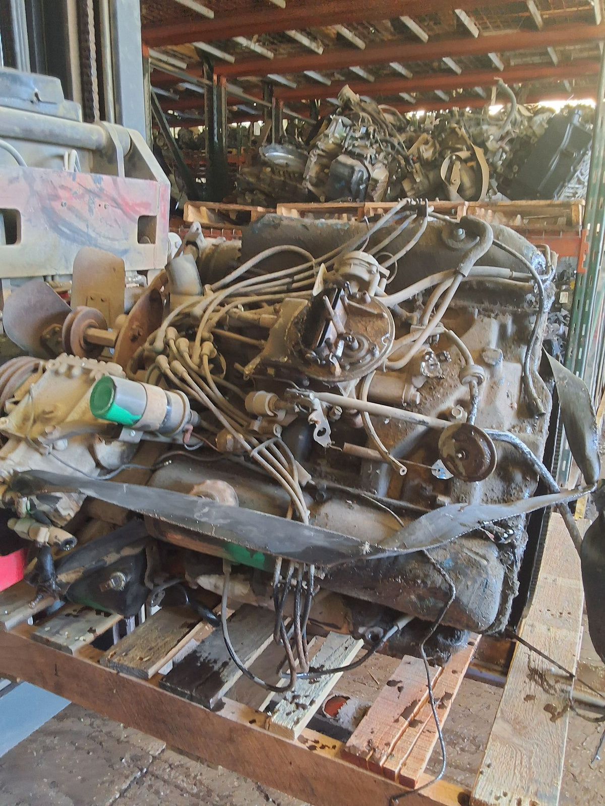 1968-1976 Ford F100 5.9L Engine