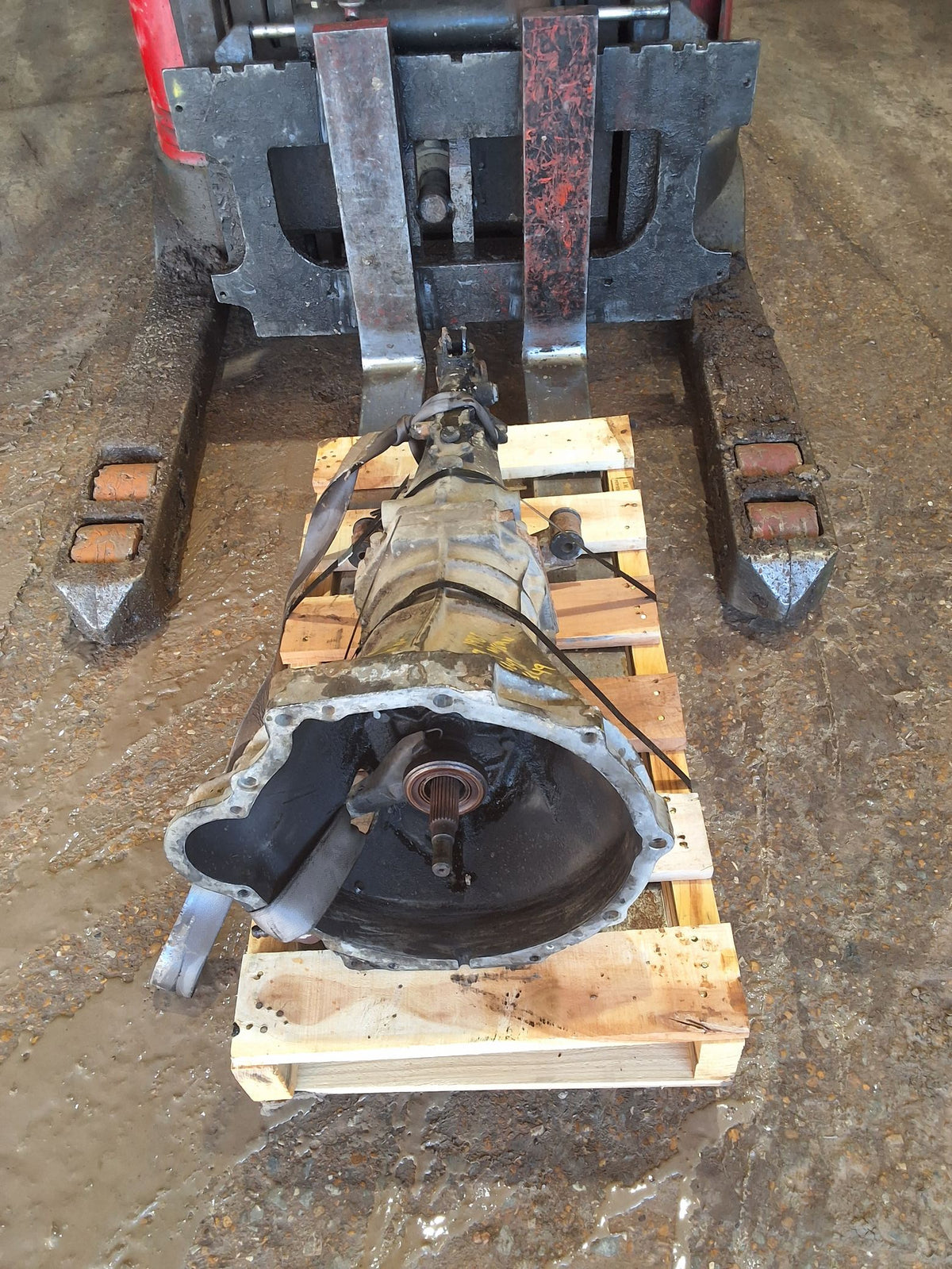 1981-1983 Datsun 280ZX 5-speed Manual RWD Transmission