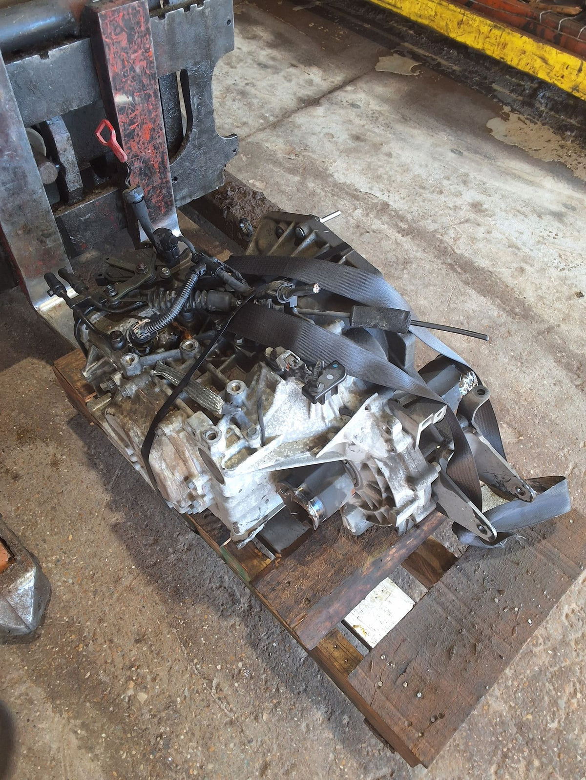 2007 Kia Rondo Automatic FWD Transmission