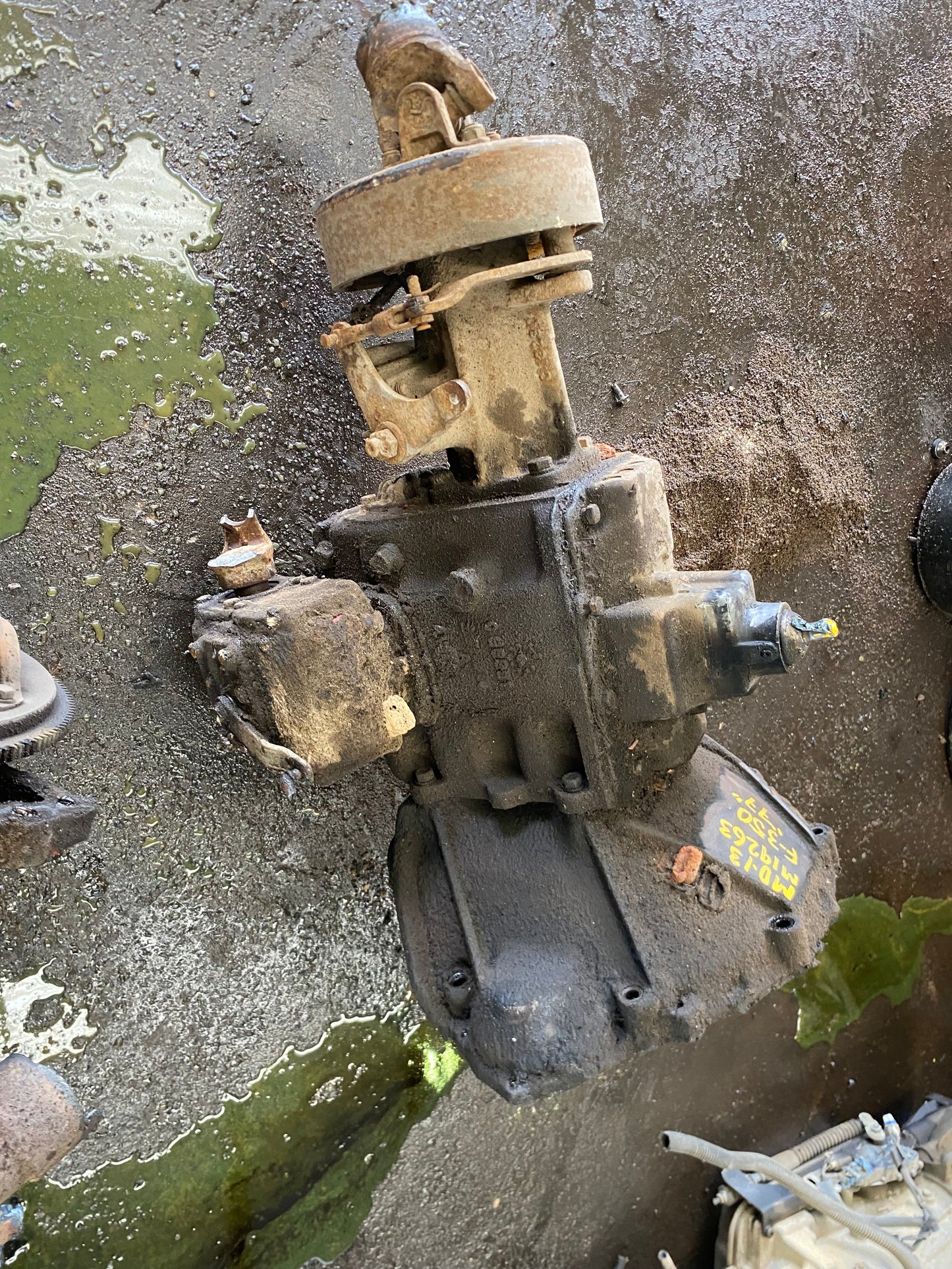 1976-1979 Ford F350 - Transmission -#M19263