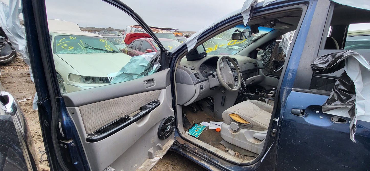 2/2 2004 - 2010 Toyota Sienna LE| All Parts G - Z | SKU #: 16946 - CD-16