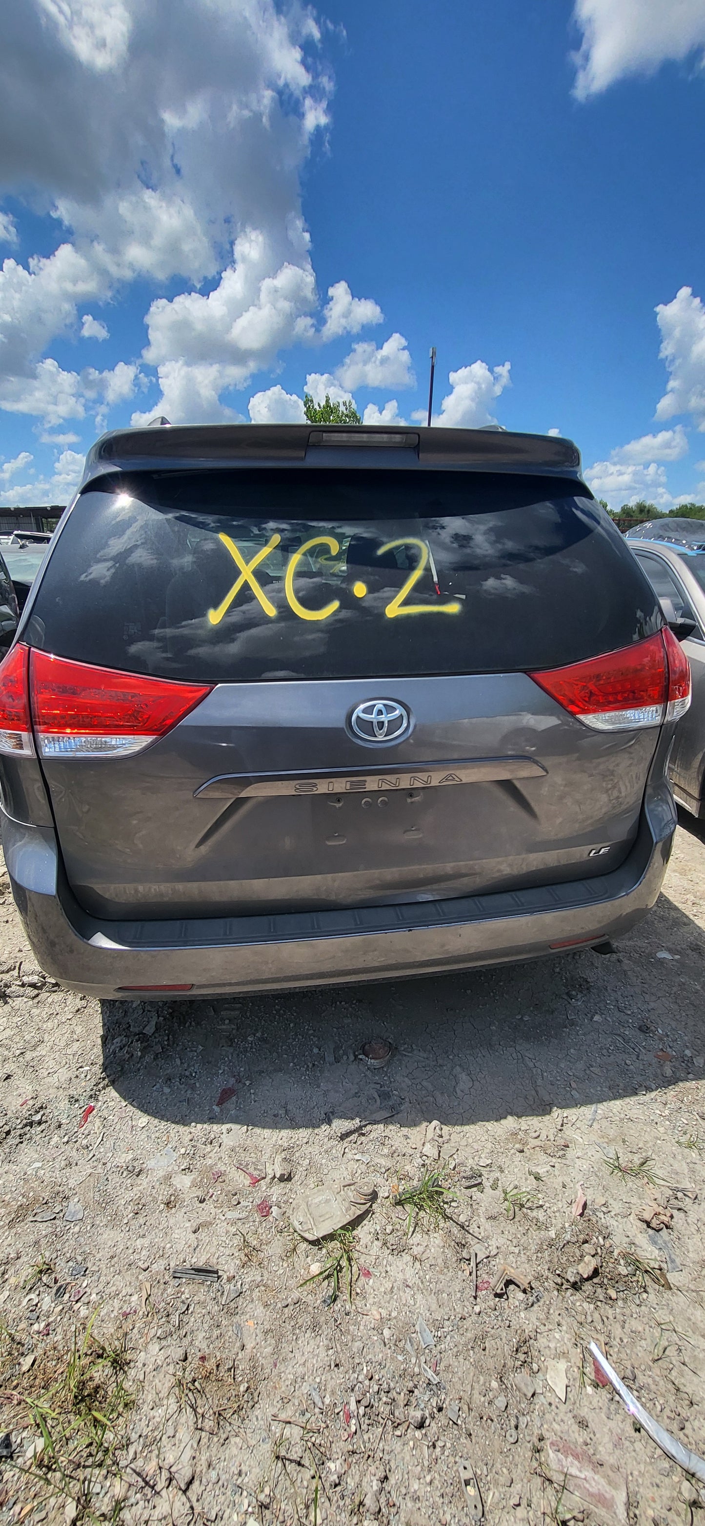 2/2 2011 - 2014 Toyota Sienna Model | All Parts G - Z | SKU #: M17312 XC-2