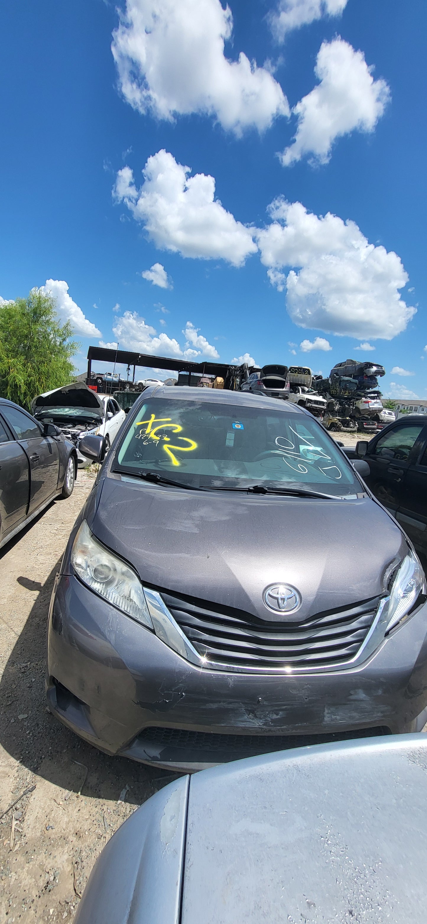 2/2 2011 - 2014 Toyota Sienna Model | All Parts G - Z | SKU #: M17312 XC-2