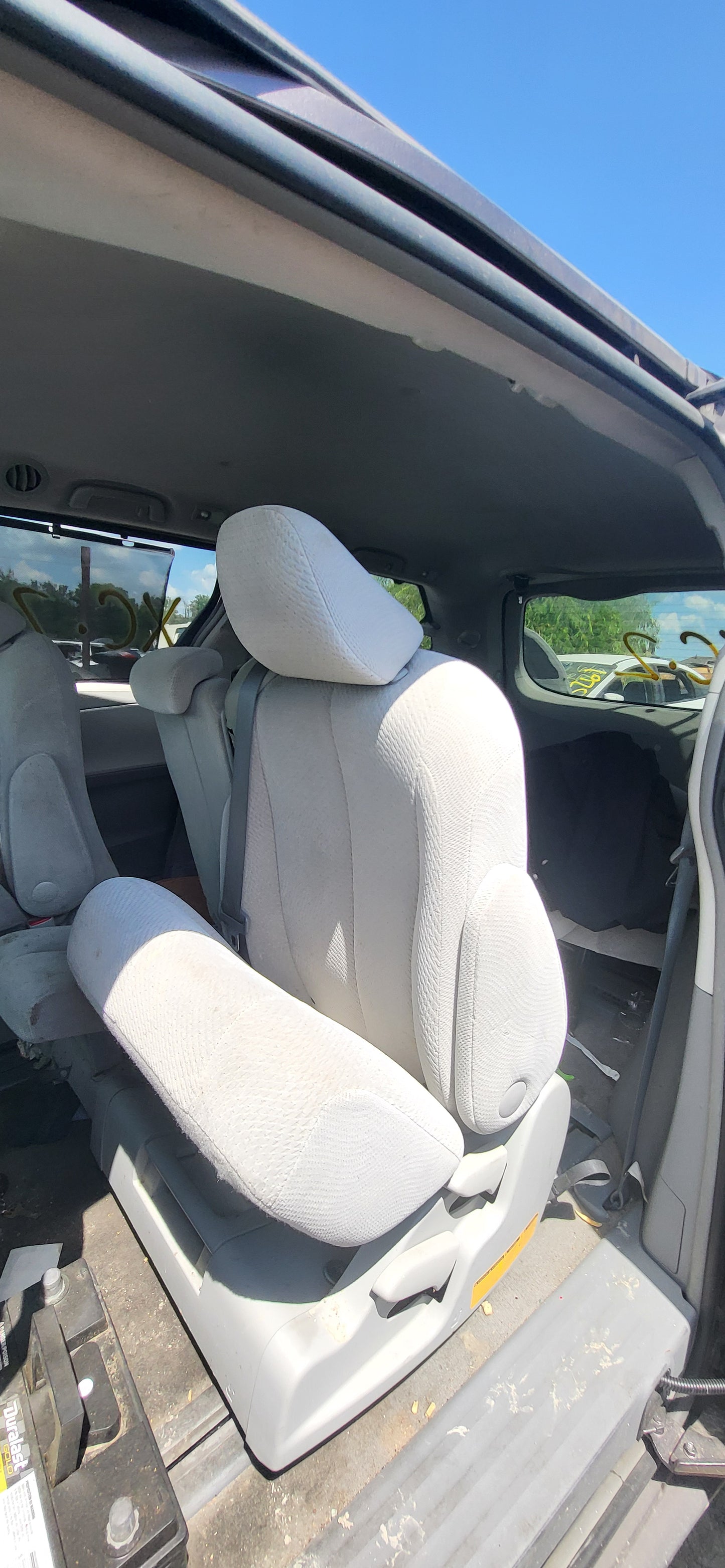 2/2 2011 - 2014 Toyota Sienna Model | All Parts G - Z | SKU #: M17312 XC-2