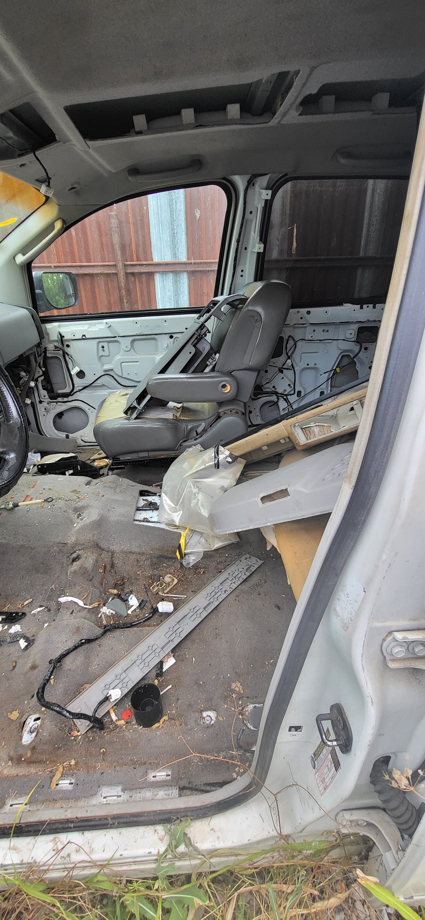 1/2 2004-2007 Nissan Titan | All Parts A - F | SKU #: M17364 XE-14