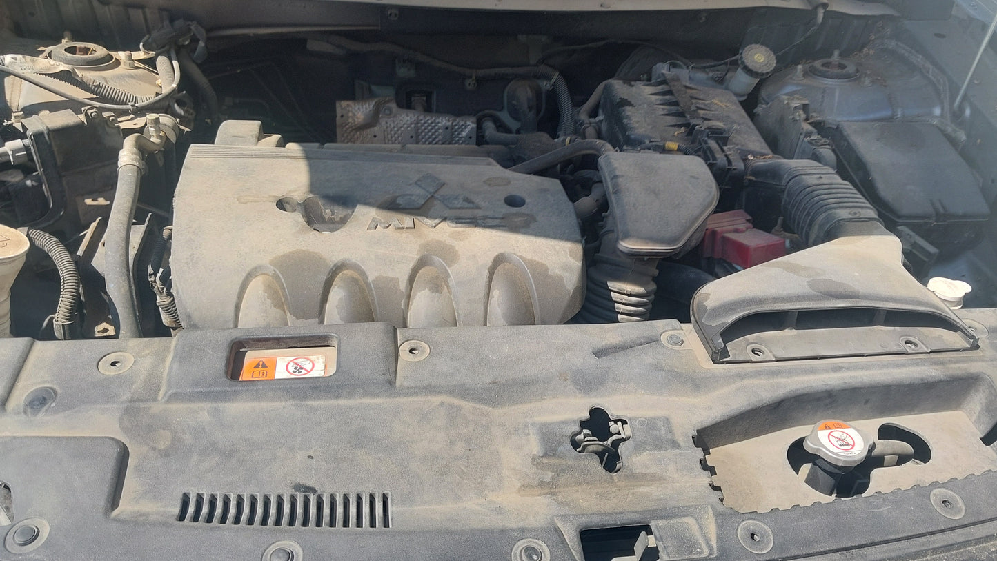 2014 Mitsubishi Outlander - Stock #: M18760 - MS-10