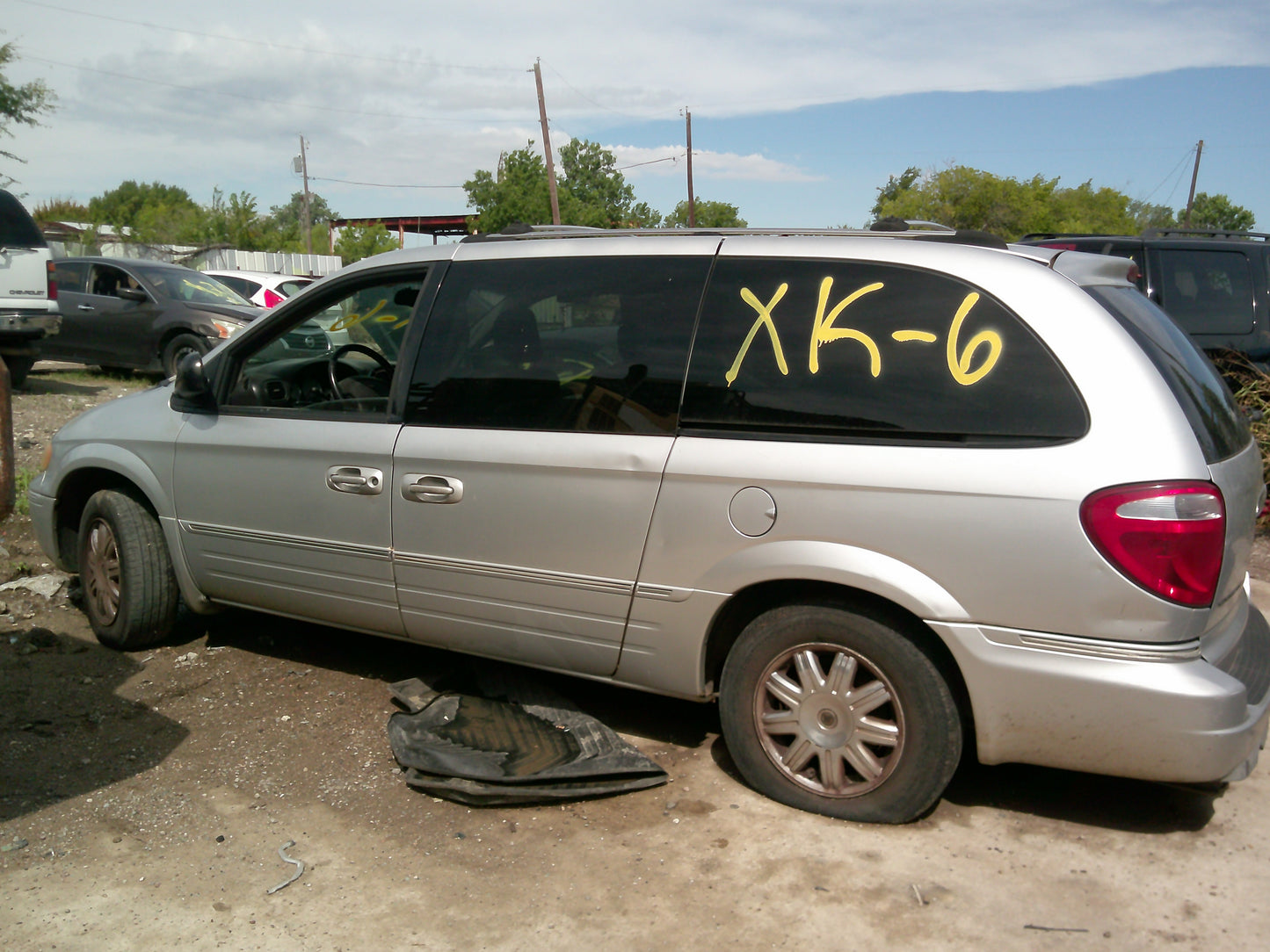 2/2 2001-2007 Chrysler Town & Country | All Parts G - Z | SKU #: M17476 XK-6