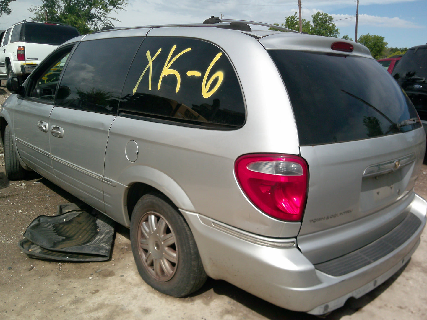 2/2 2001-2007 Chrysler Town & Country | All Parts G - Z | SKU #: M17476 XK-6