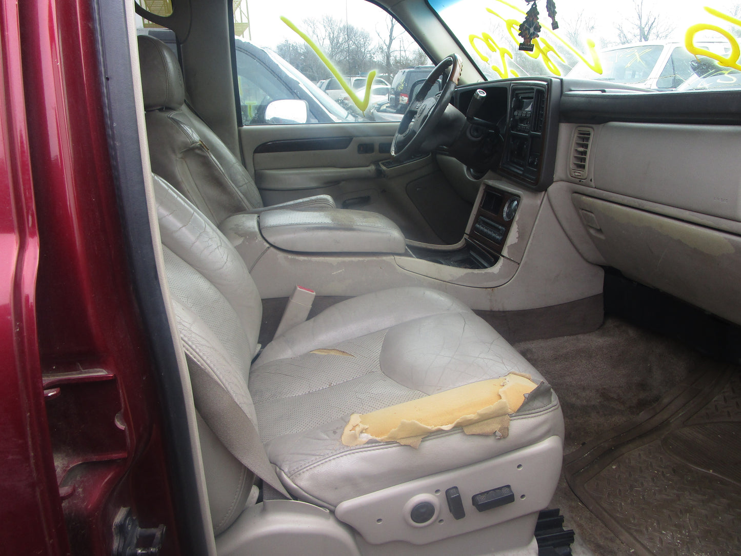 2/2 2002 - 2006 Cadillac Escalade | All Parts G - Z | SKU #:16849 CS-19