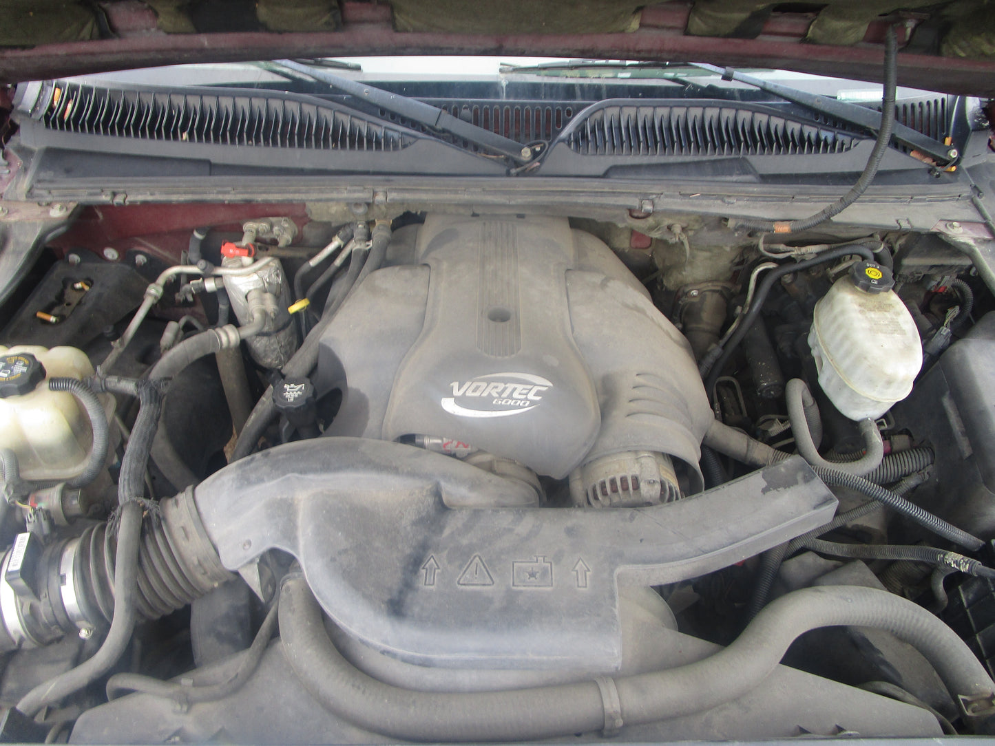 2/2 2002 - 2006 Cadillac Escalade | All Parts G - Z | SKU #:16849 CS-19