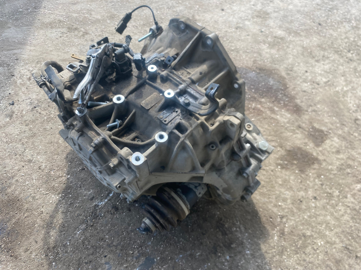 2013-2016 Hyundai Sante Fe - Transmission -# M17441