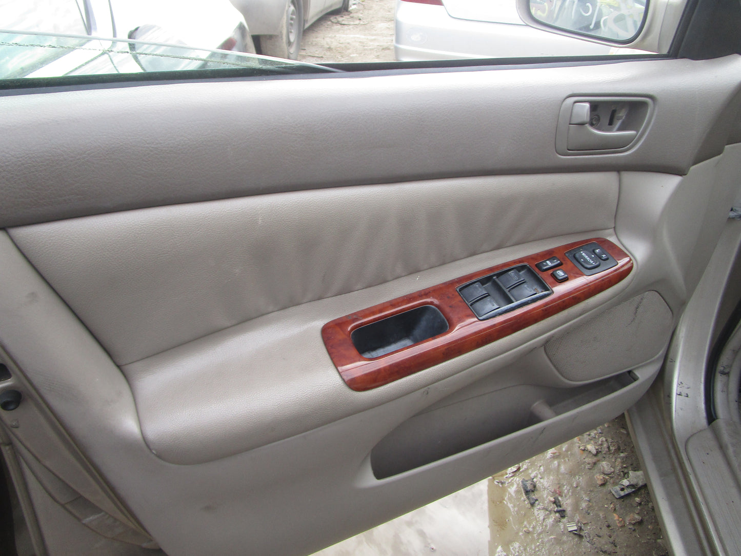 2/2 2002 - 2006 Toyota Camry XLE | All Parts G - Z | SKU #:16741 CN-11
