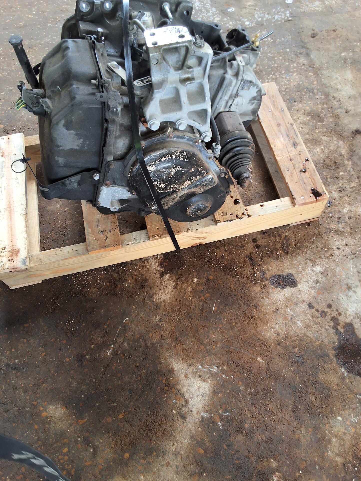 2013-2014 CHRYSLER 200- AUTOMATIC TRANSMISSION -#M19310