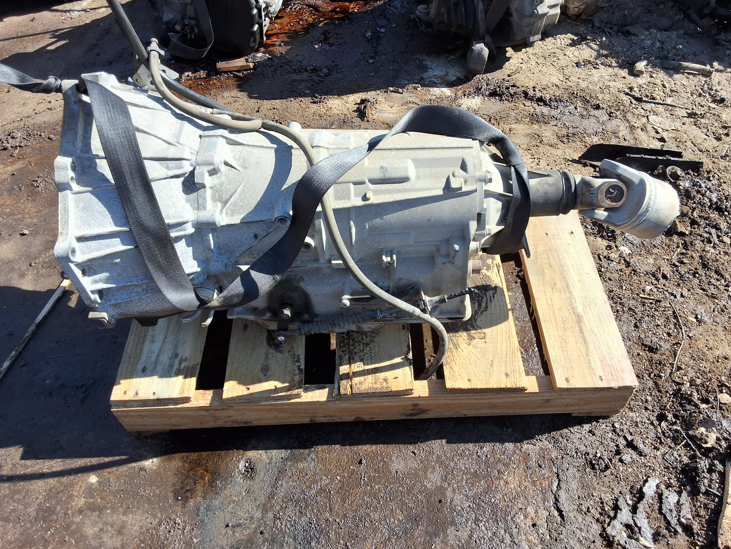2011 CHEVROLET AVALANCHE - AUTOMATIC TRANSMISSION - #M17365
