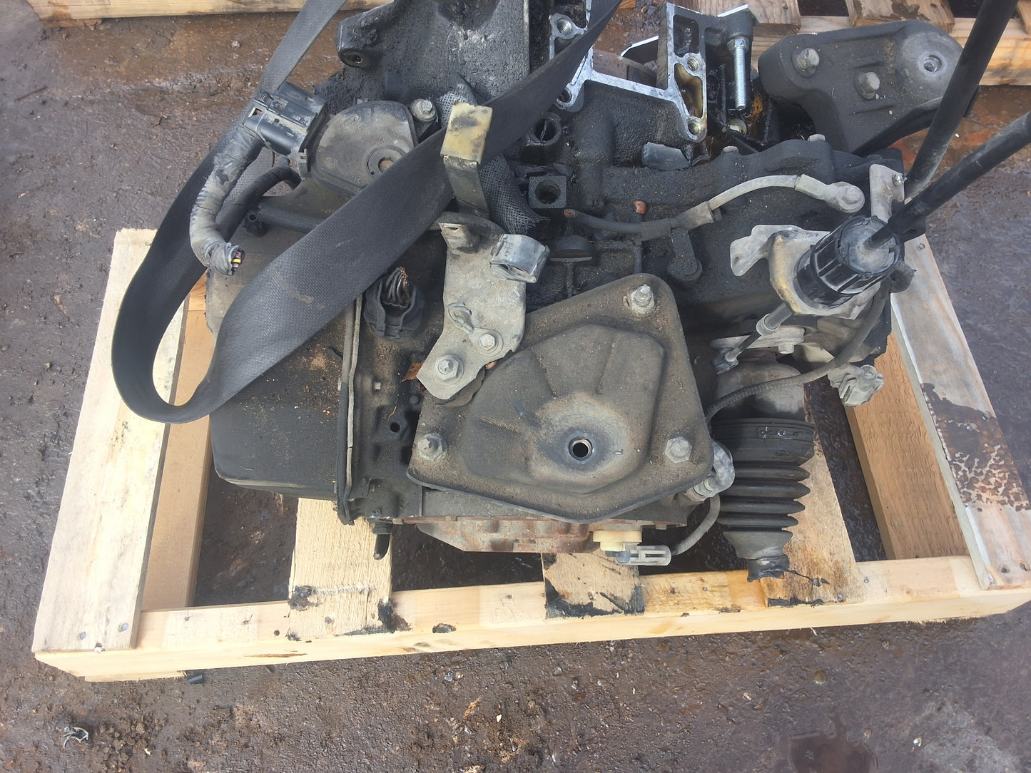 2003-2004 FORD ESCAPE - AUTOMATIC TRANSMISSION - #M18097