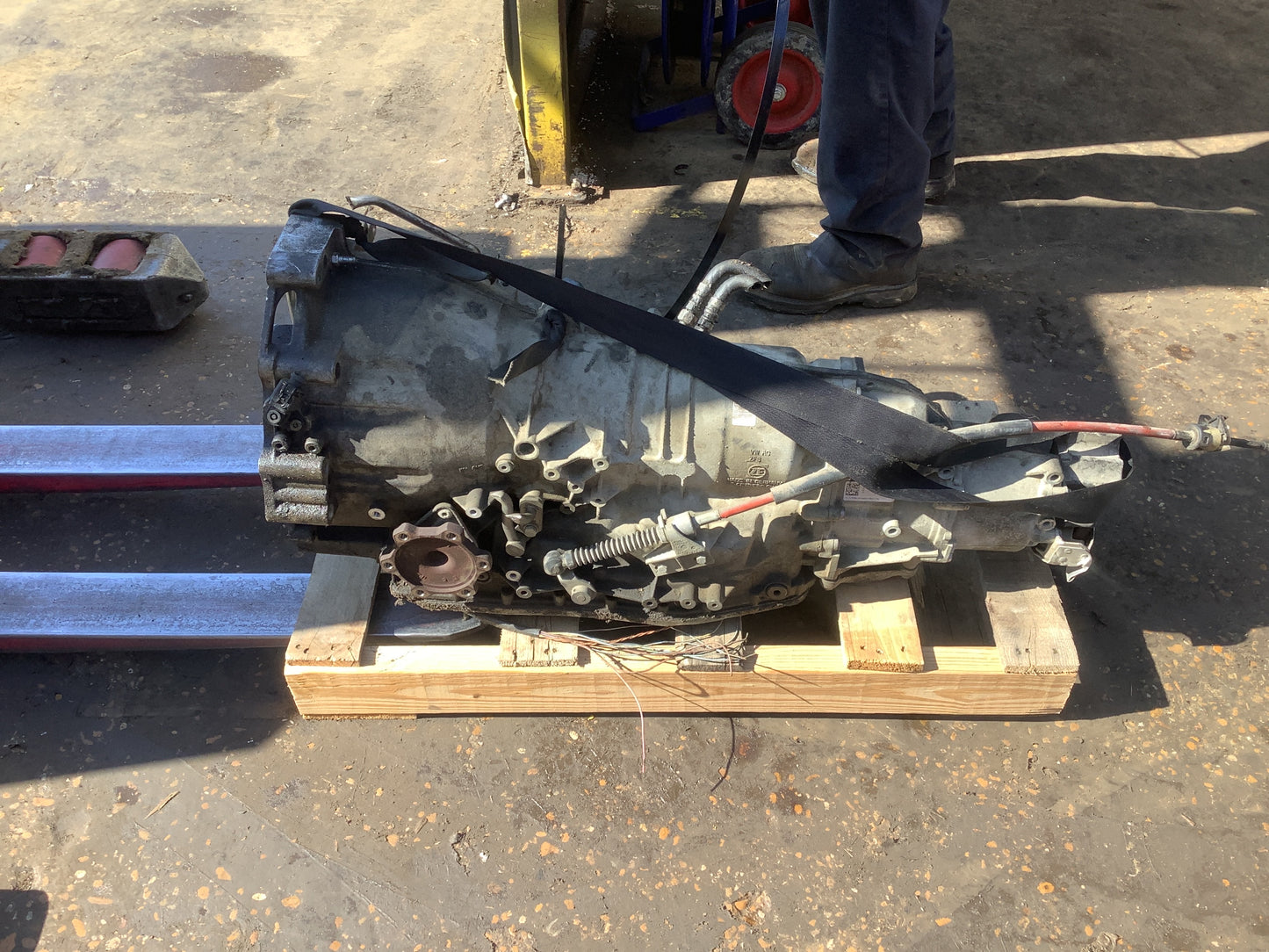 2011 AUDI A6 - AUTOMATIC TRANSMISSION - #M18646