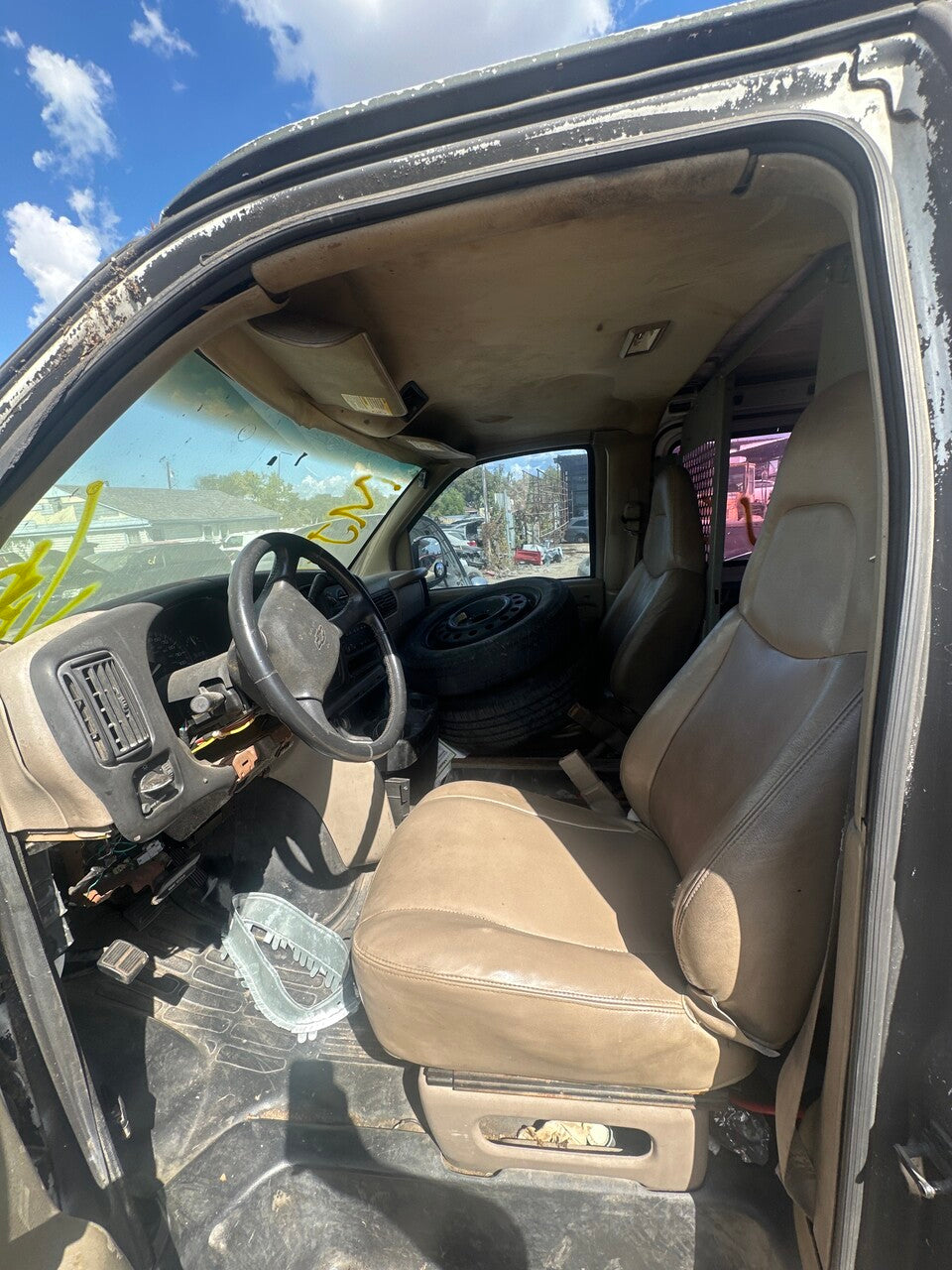 2/2 1996 - 2002 Chevrolet Express 2500 | All Parts G - Z | SKU #: M17784 - J-14