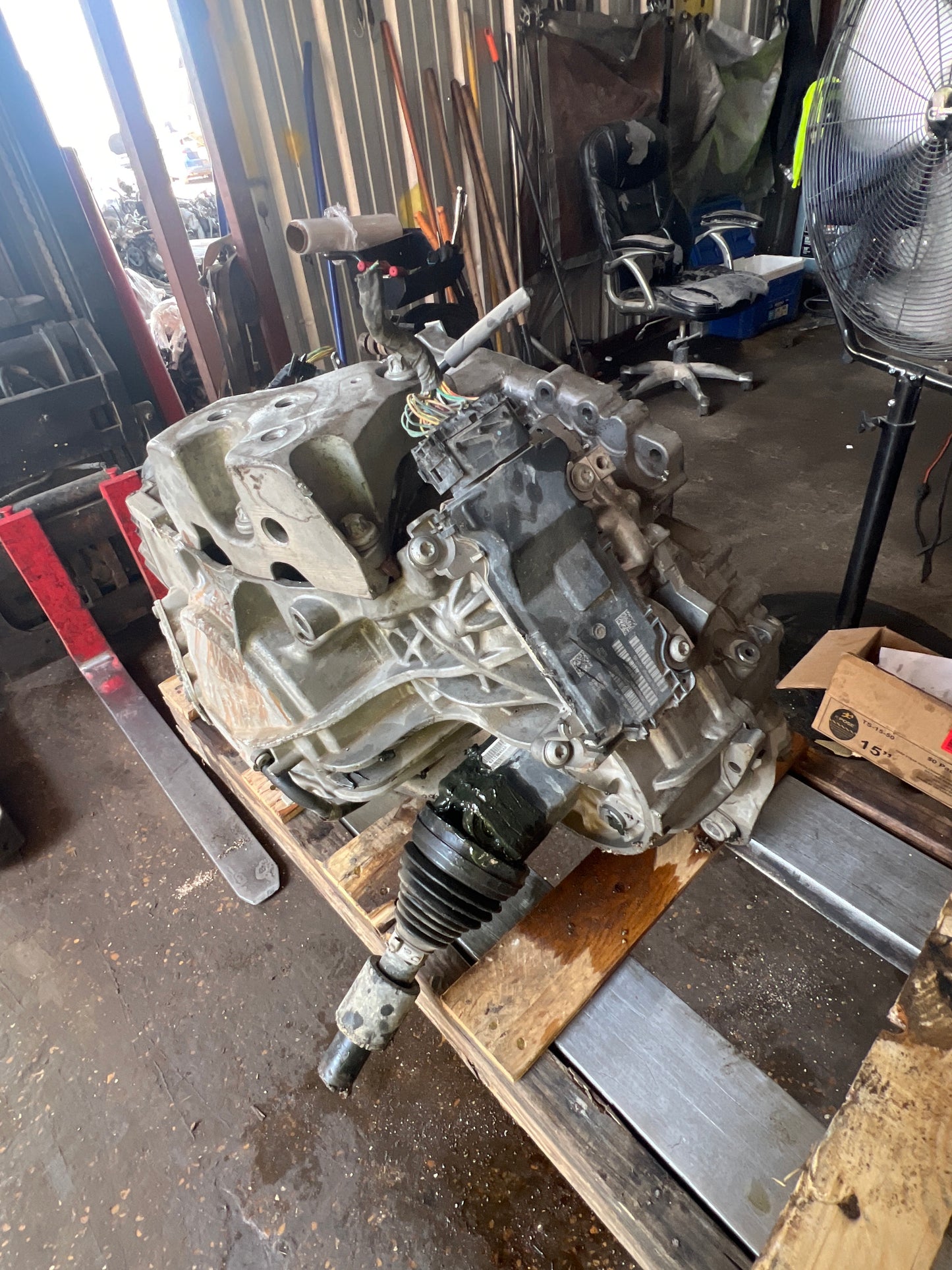 2015-2016 CHRYSLER 200- AUTOMATIC TRANSMISSION -#M19489