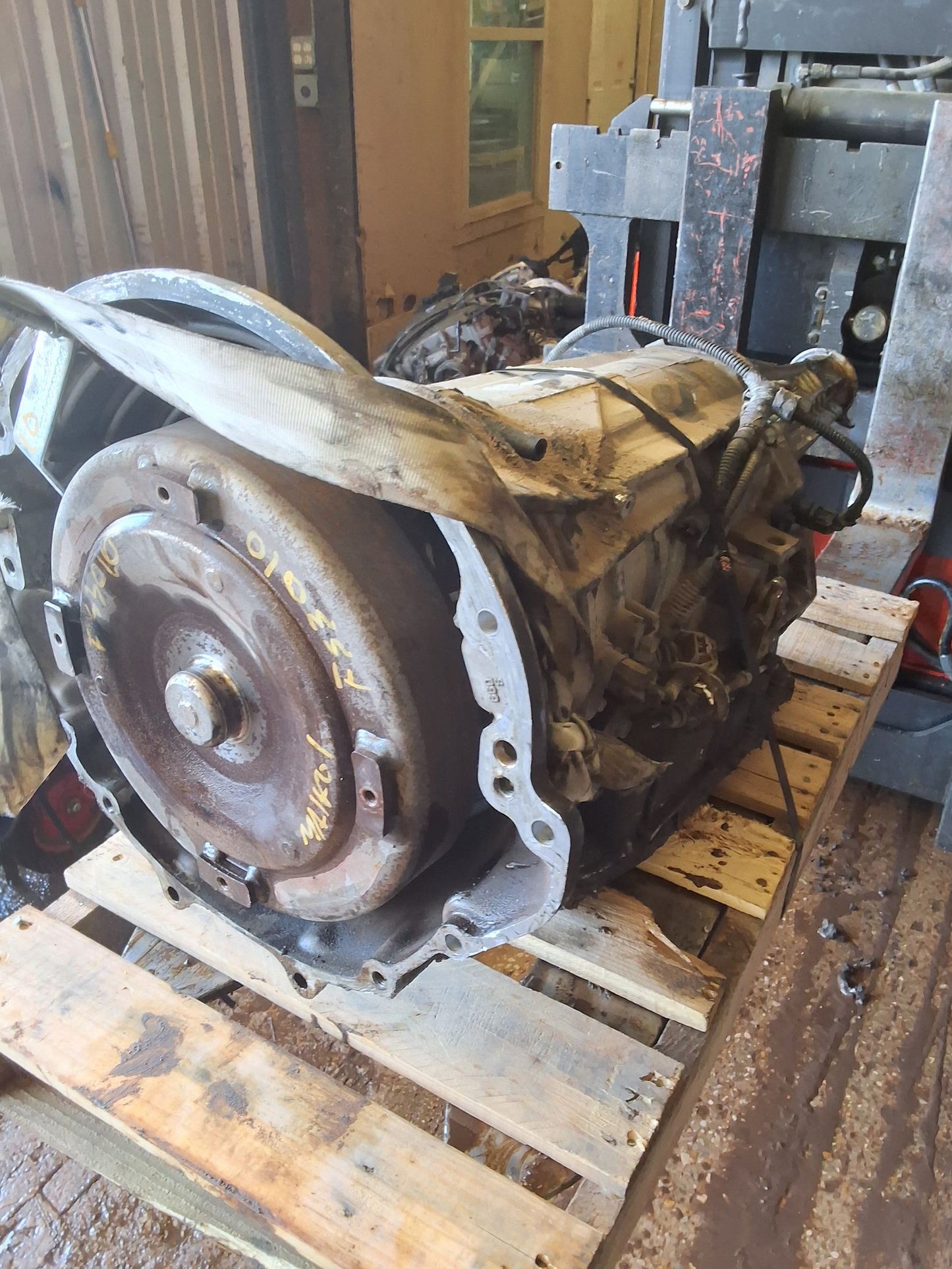 2003 Dodge RAM 1500 AT, 4x2, 5.7L without EGR) Transmission main image