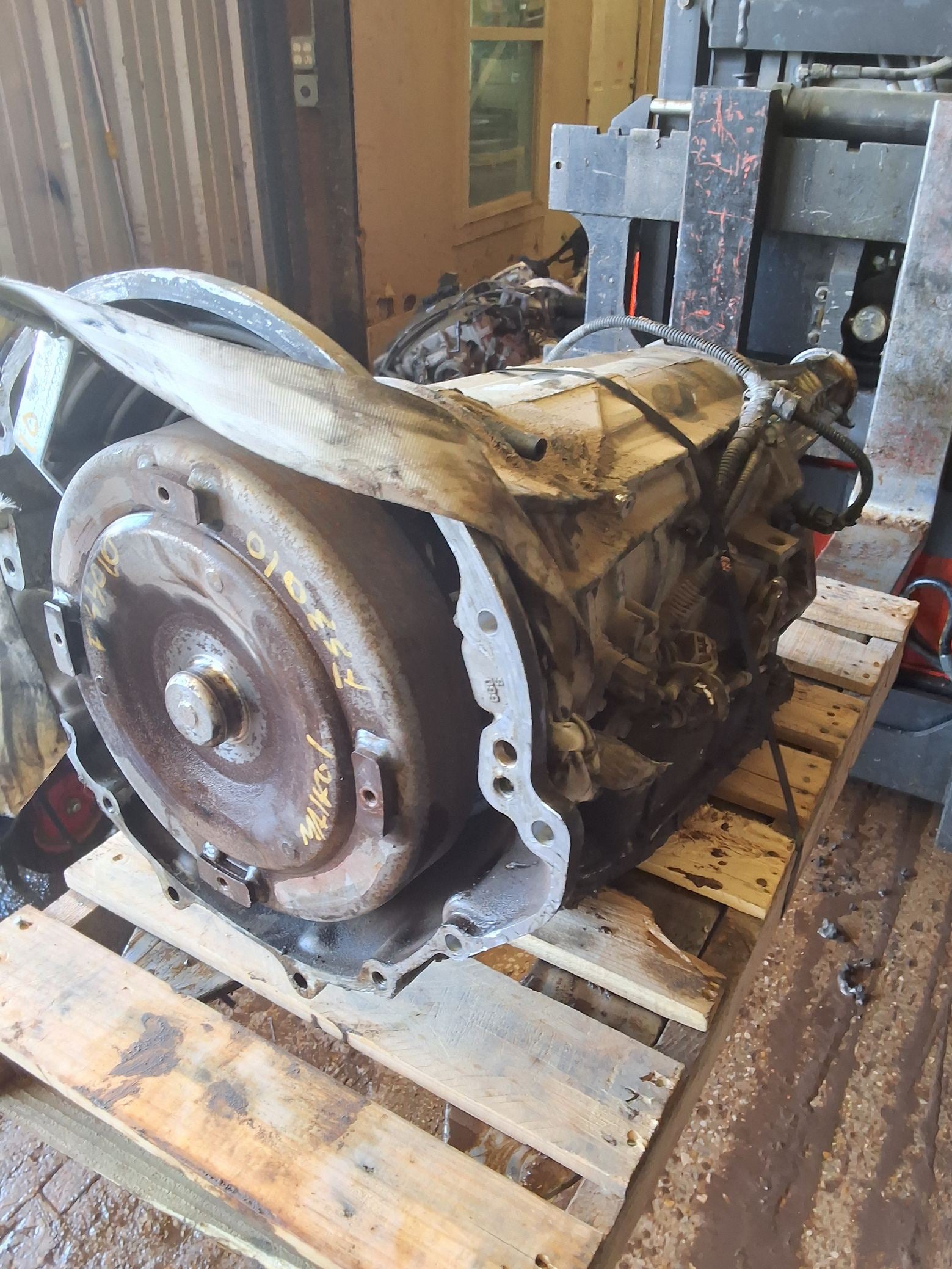 2003 Dodge RAM 1500 AT, 4x2, 5.7L without EGR) Transmission main image