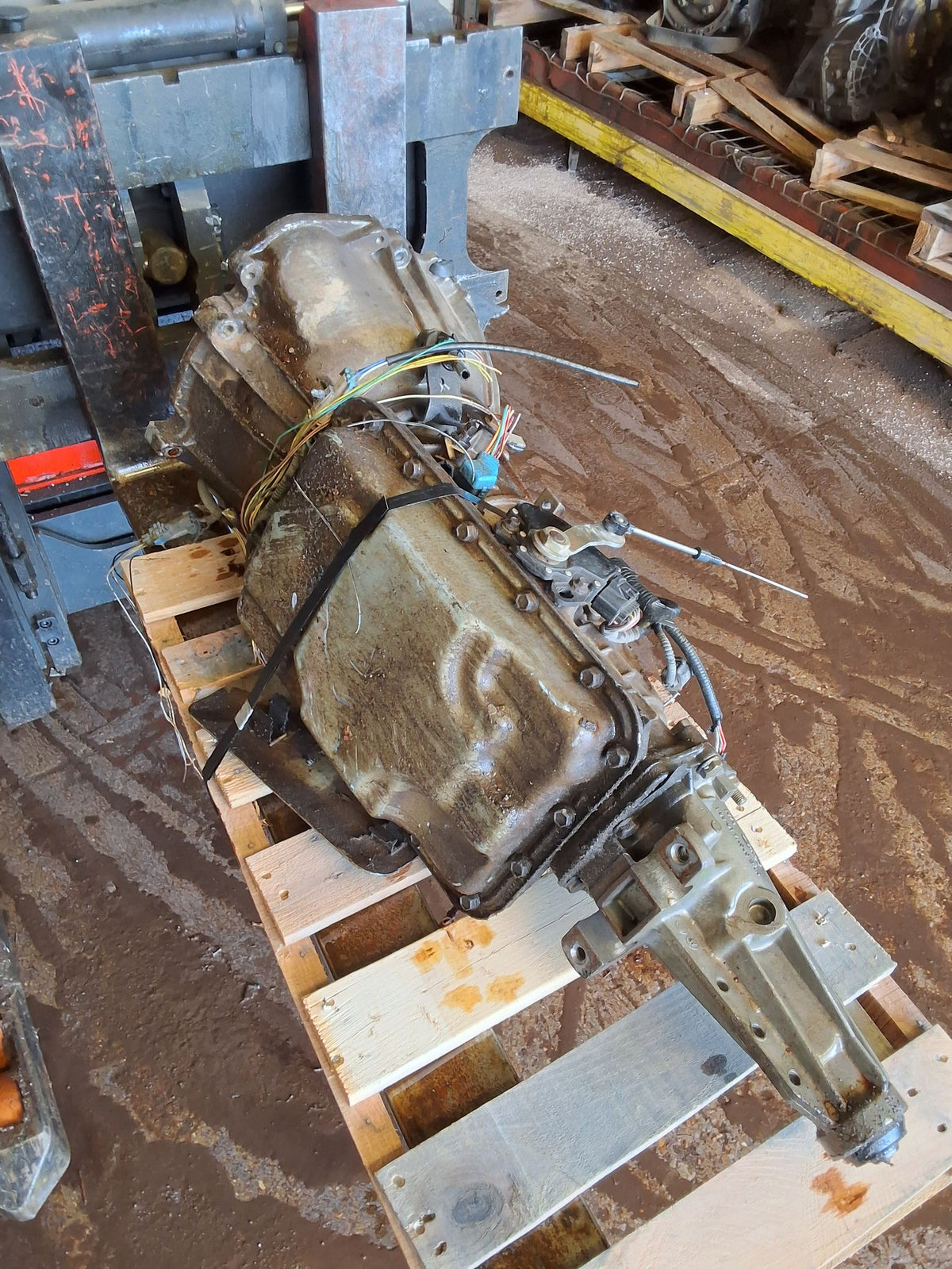2001-2005 Ford Explorer Sport Trac Automatic 4X2 Transmission main image