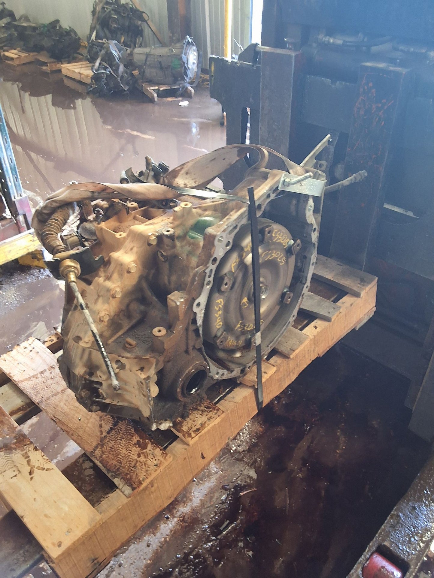 2011 Toyota Camry AT, VIN F (5th digit), (2.5L, 4 cylinder, 2ARFE engine) without hybrid) Transmission main image