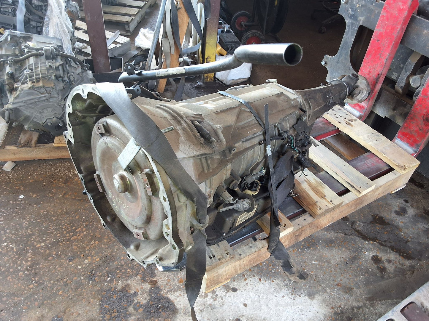 2004 Dodge RAM 1500 AT, 4x2, 5.7L 8th digit) Transmission main image