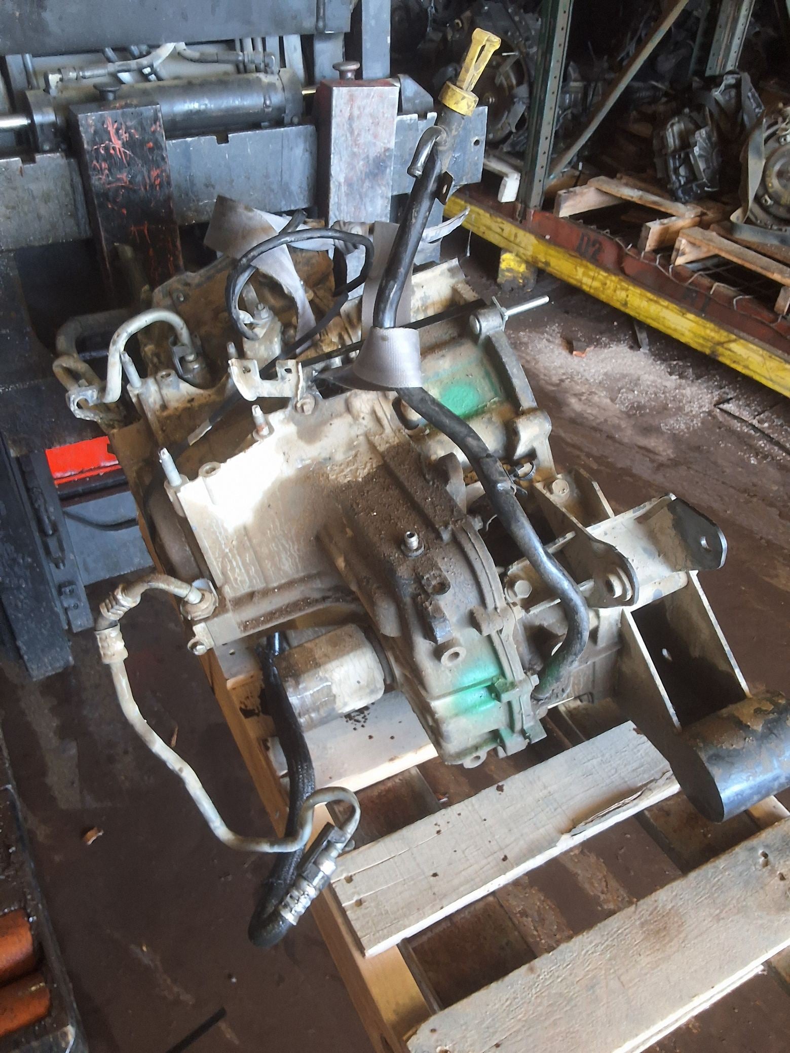 2009 Ford Escape AT, VIN 7 (8th digit), (2.5L, 6 speed), 4x2 4X2 Transmission main image