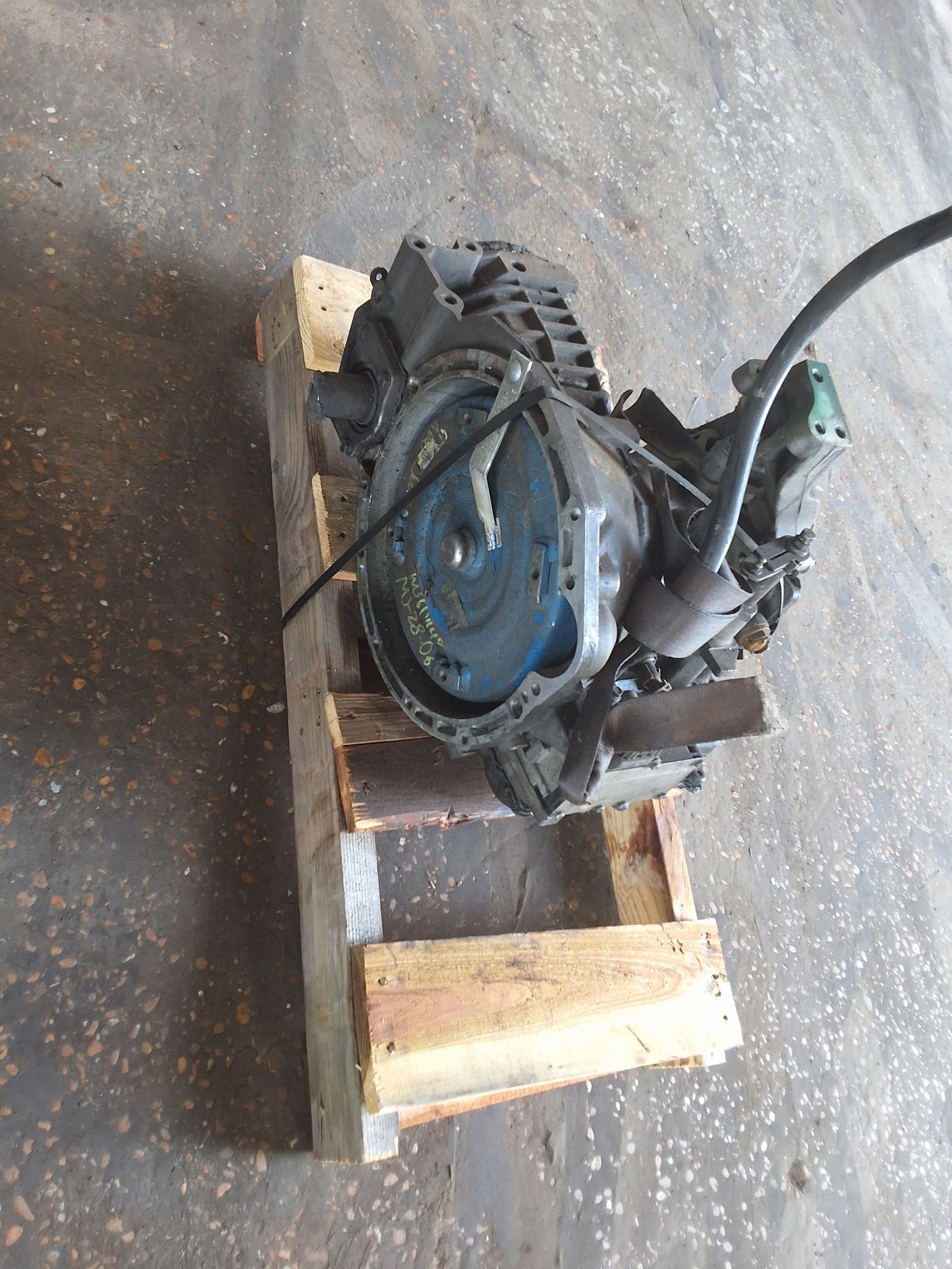 2003 Chevrolet Suburban AT, (5.3L), 4x2 VIN Z (8th digit) Transmission main image