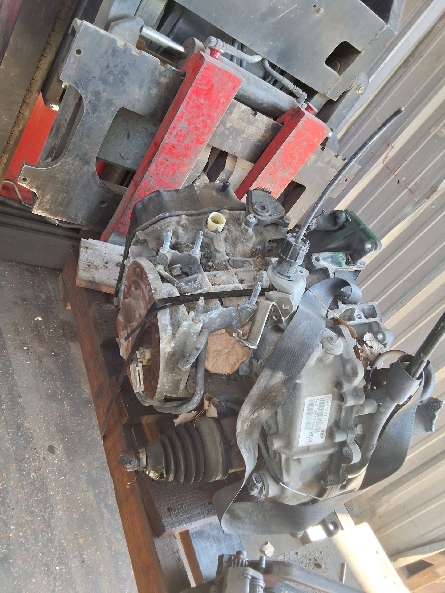 2005 Ford Escape AUTOMATIC-F-FWD FWD Transmission main image