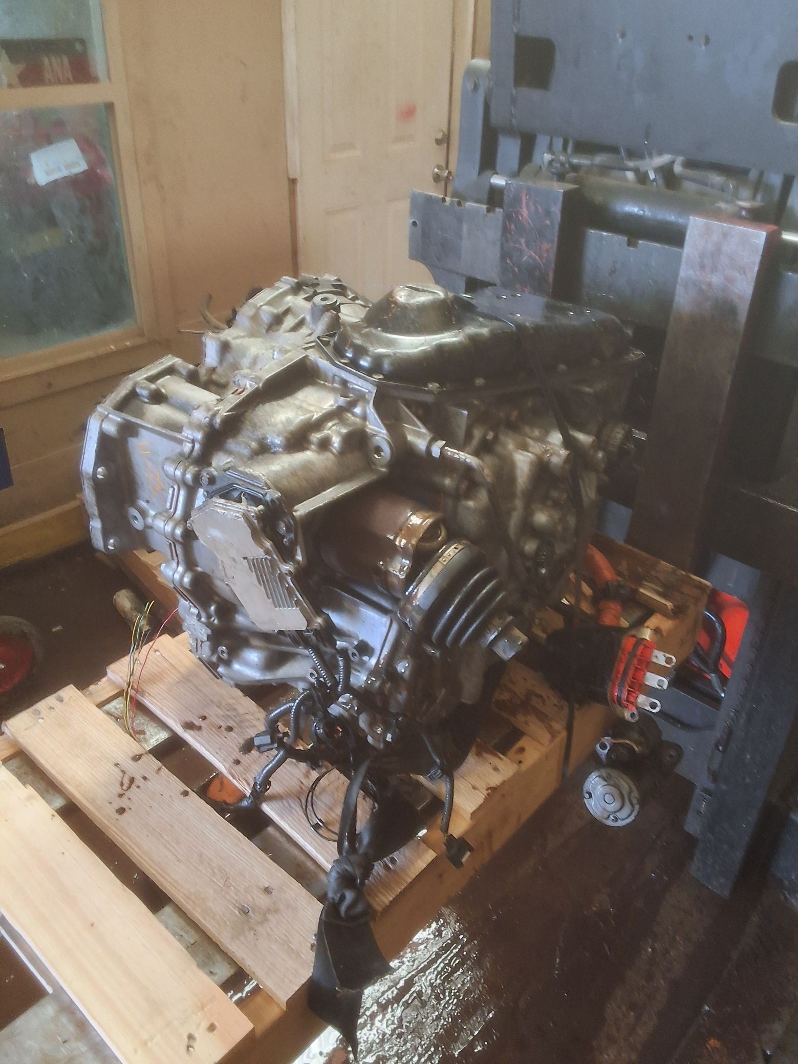 2014 Nissan Pathfinder Automatic 4x4 (AWD) Transmission main image