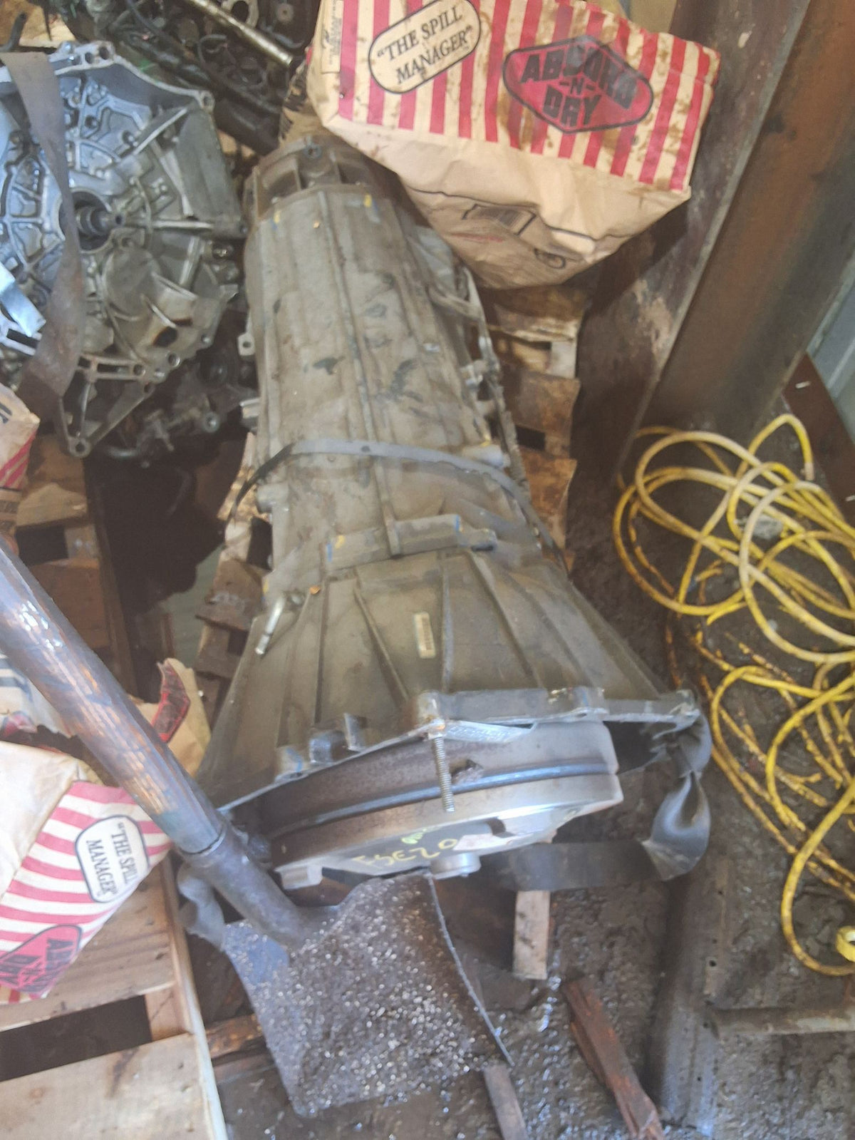 2010-2011 GMC Sierra 1500 AT, 6.0L, 4x4 opt L96) Transmission main image