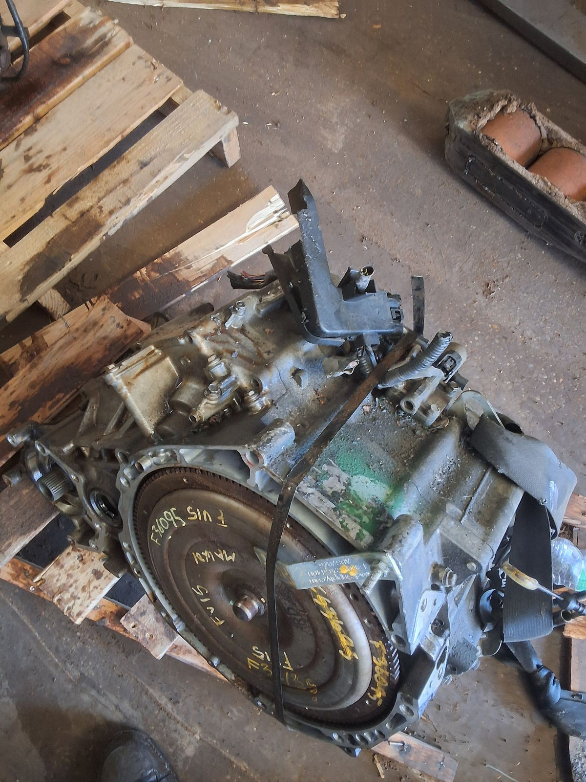 2004 Nissan Armada Automatic VK56DE) Transmission main image