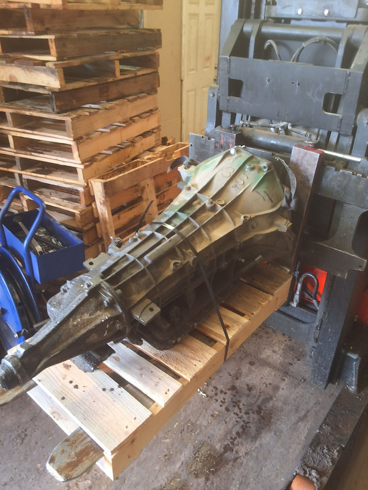1995 Ford F150 AT, 4x2, E4OD, 6-300 (4.9L) gasoline) Transmission main image