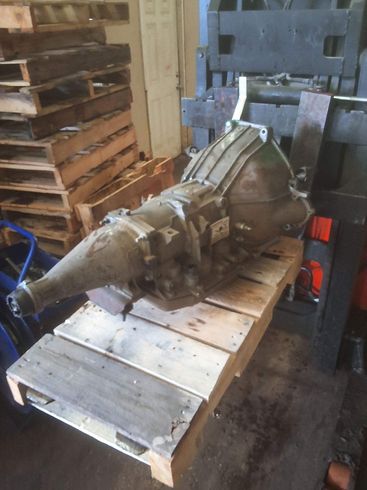 2005 Ford Econoline 4-speed Automatic RWD Transmission main image