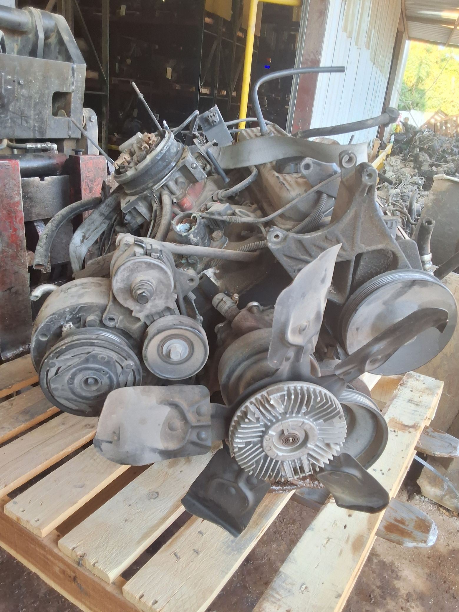 1988-1993 GMC Suburban 5.7L Engine main image