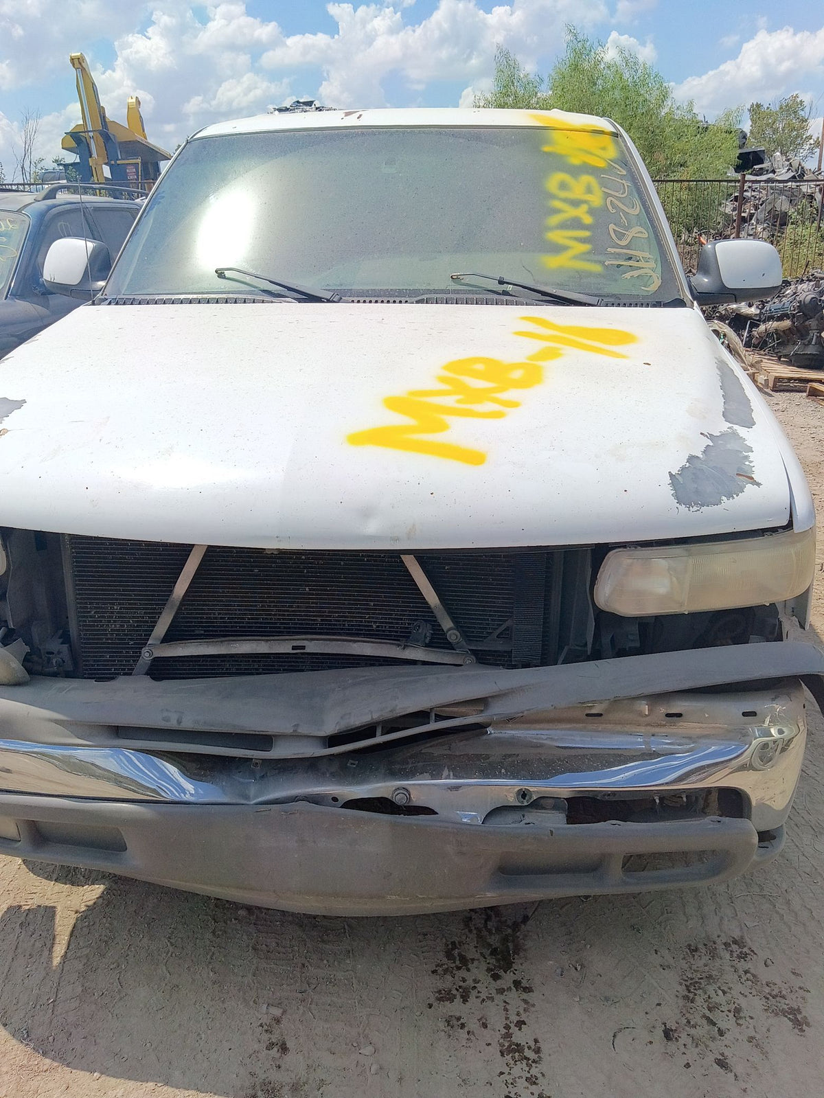 Knuckle Front Driver Side 2000 - 2006 Chevrolet Suburban main image