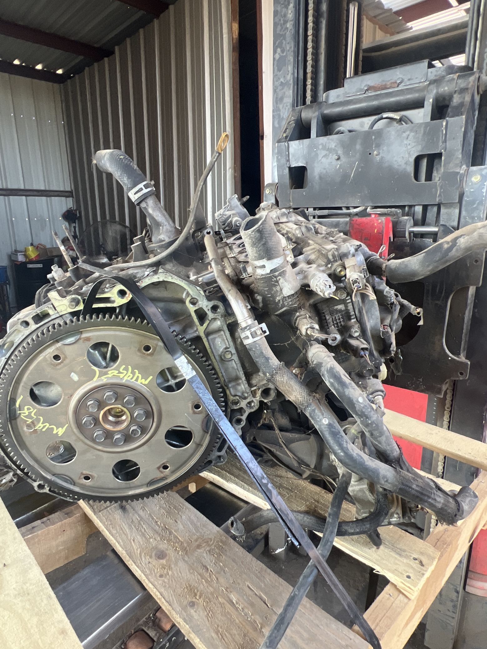 2009-2013 Pontiac Vibe 2.4L Engine main image