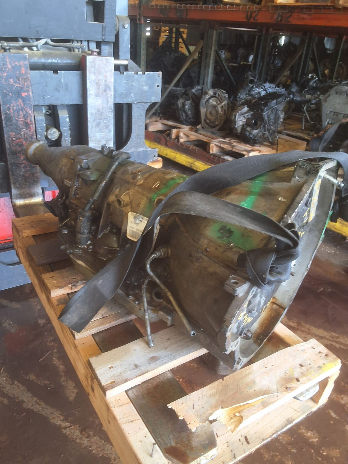 2004 Ford Econoline 4-speed Automatic RWD Transmission main image