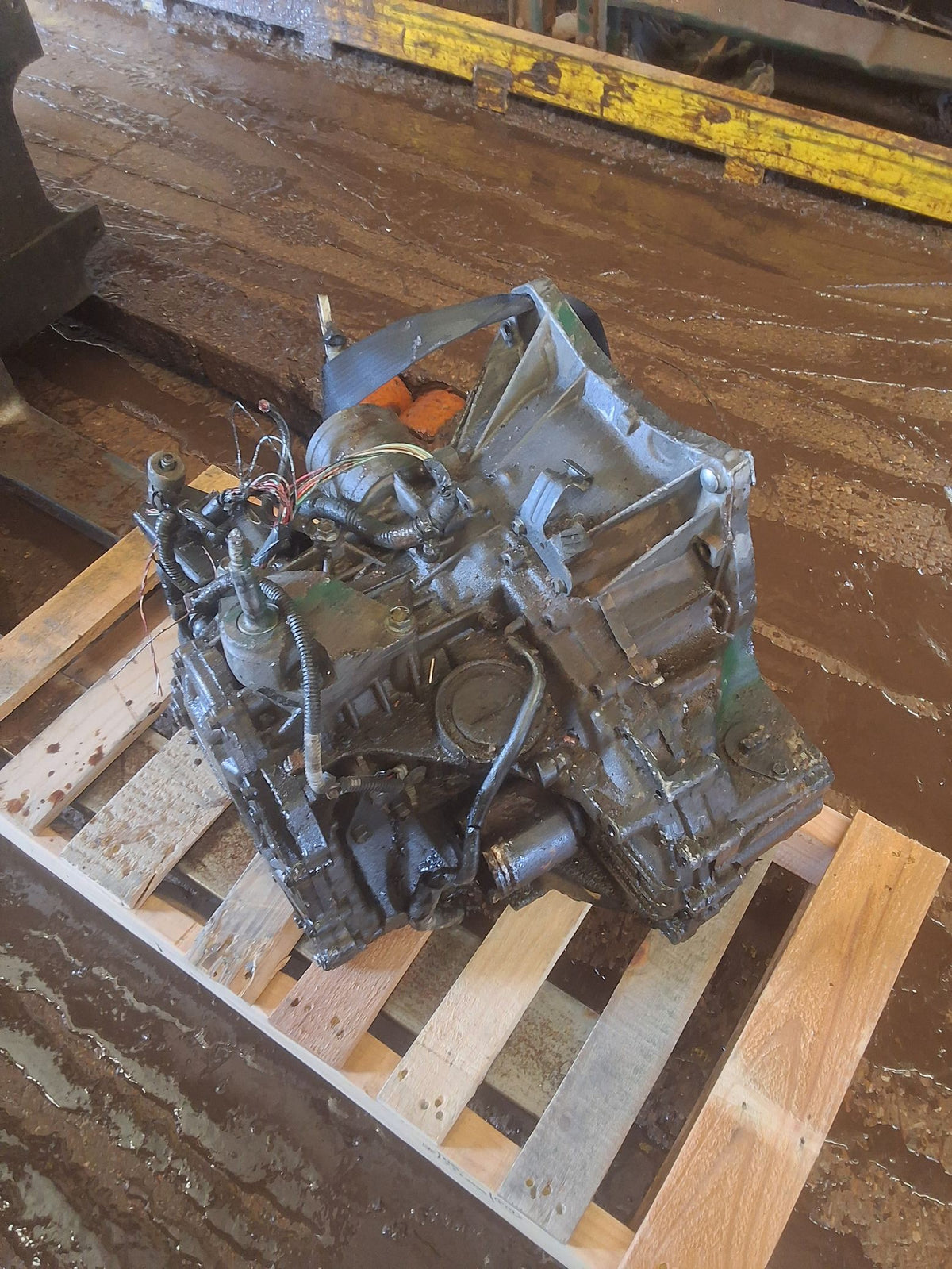 2009-2014 Nissan Versa 4-speed Automatic FWD Transmission main image