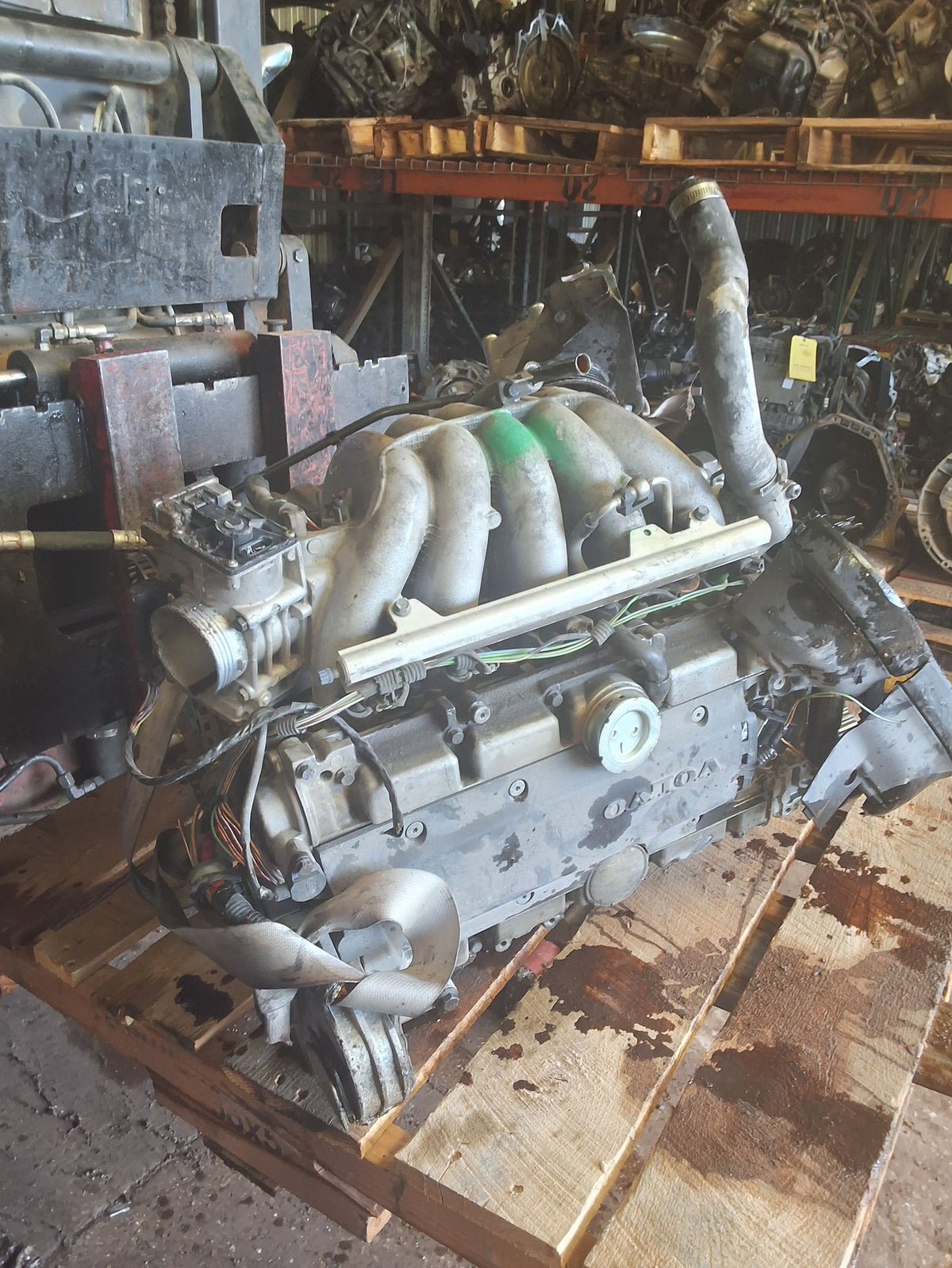 2001-2002 Volvo S60 2.4 L Engine main image