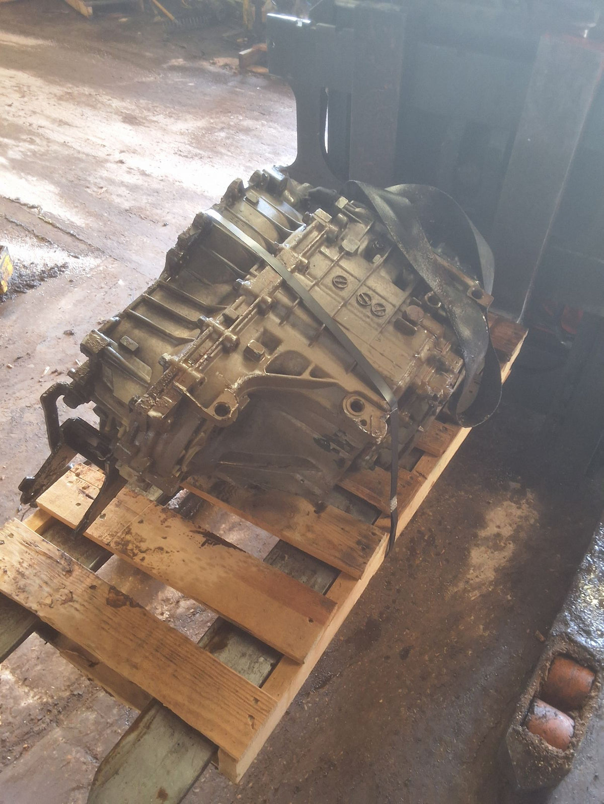 2005-2010 Hyundai Tucson 4-speed Automatic FWD Transmission main image