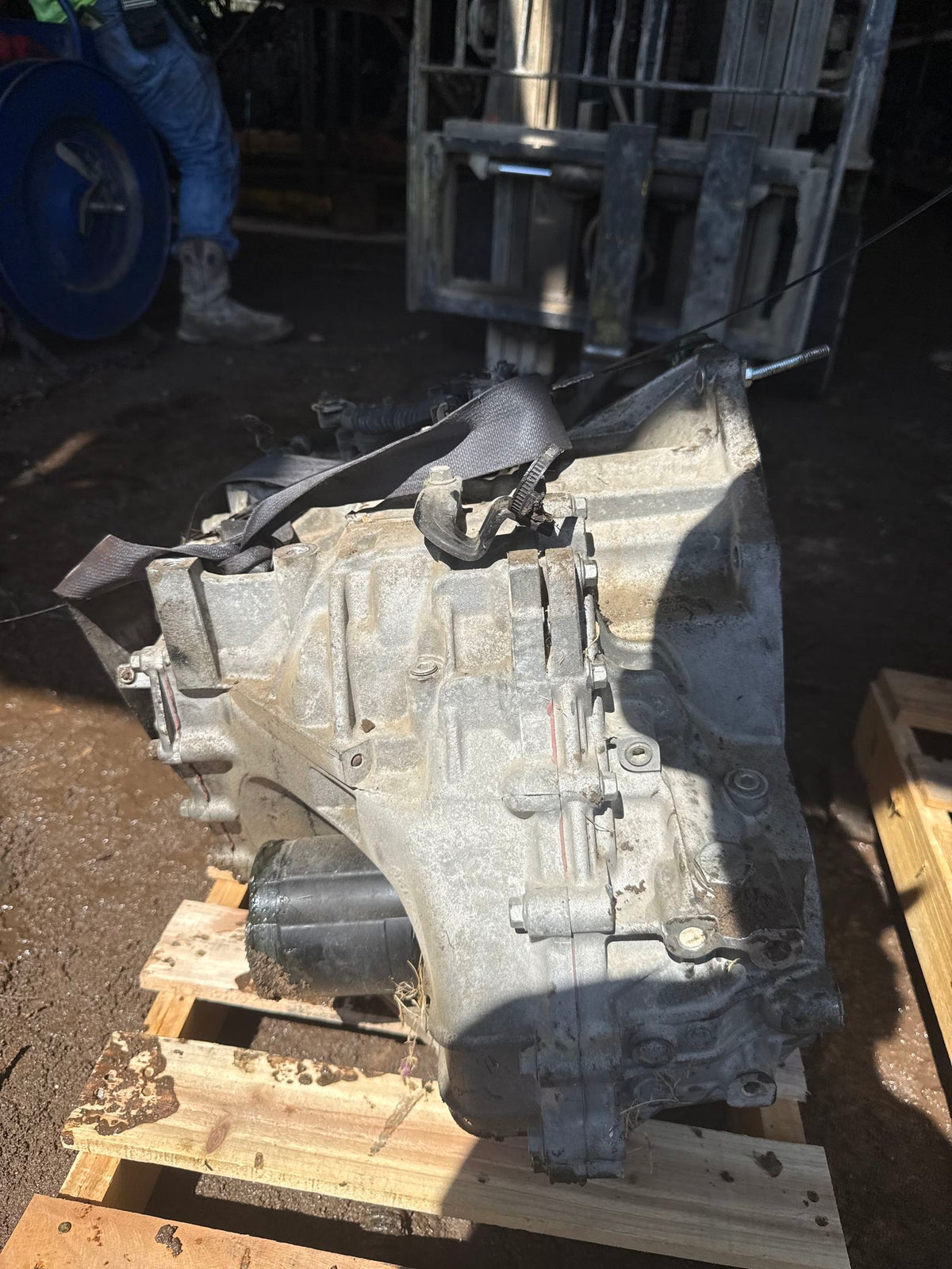 2013-2014 Hyundai Santa Fe AT, LWB (3.3L), FWD 8th digit) Transmission main image