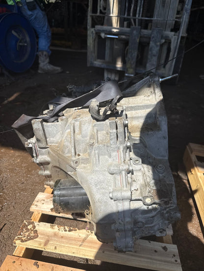 2013-2014 Hyundai Santa Fe AT, LWB (3.3L), FWD 8th digit) Transmission main image