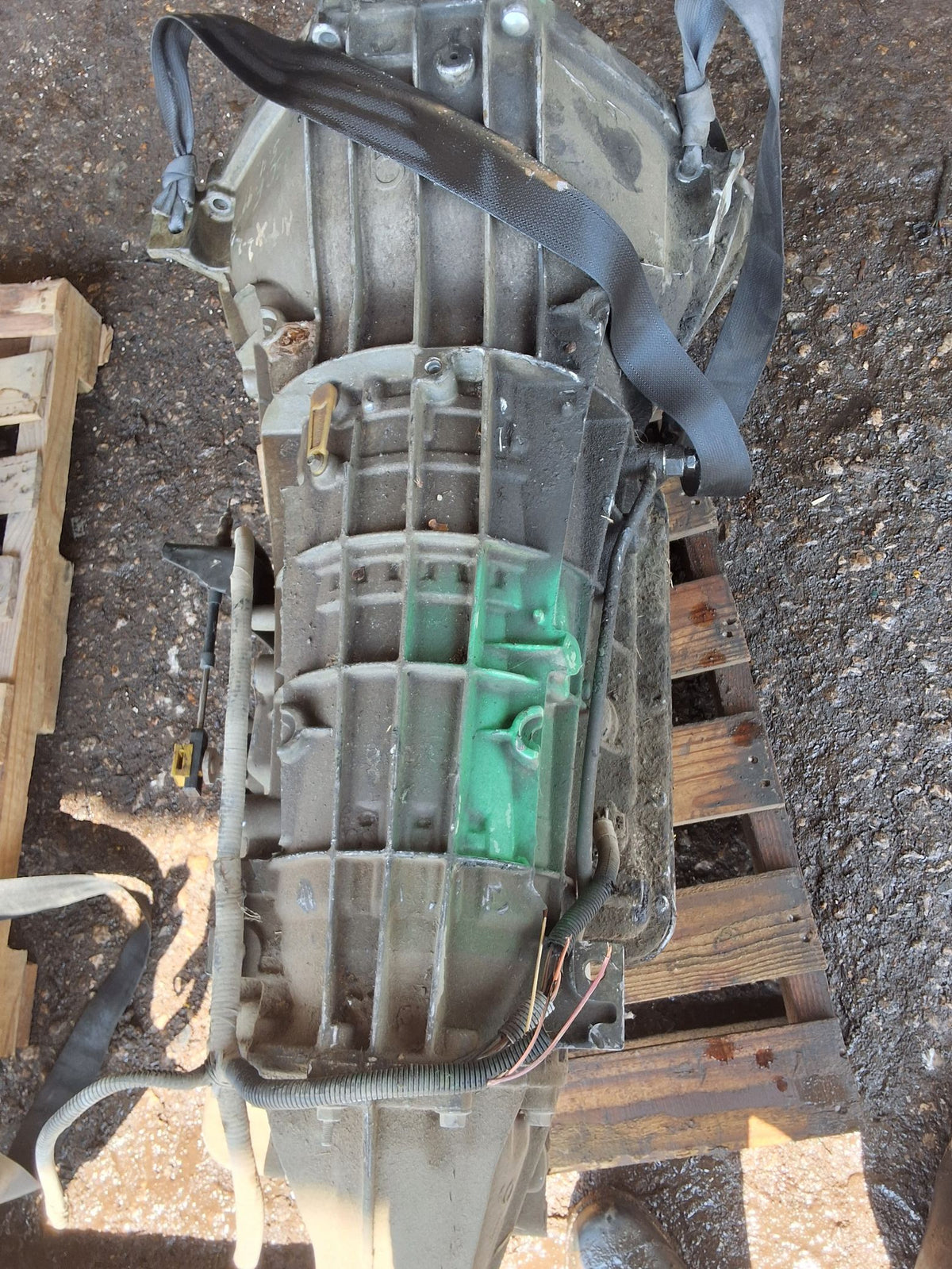 1999 Ford F250 AT, (4R100), 8-330 (5.4L), 4x2 SOHC) Transmission main image