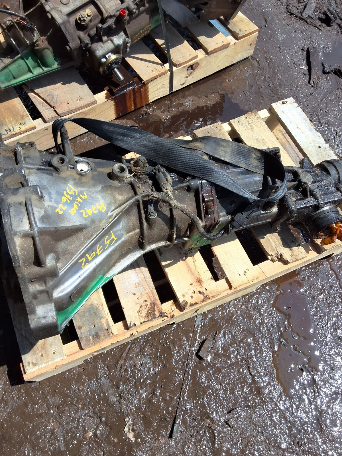 1990-1994 Nissan Pickup AT, 4x2, 4 cylinder 4th digit) Transmission main image