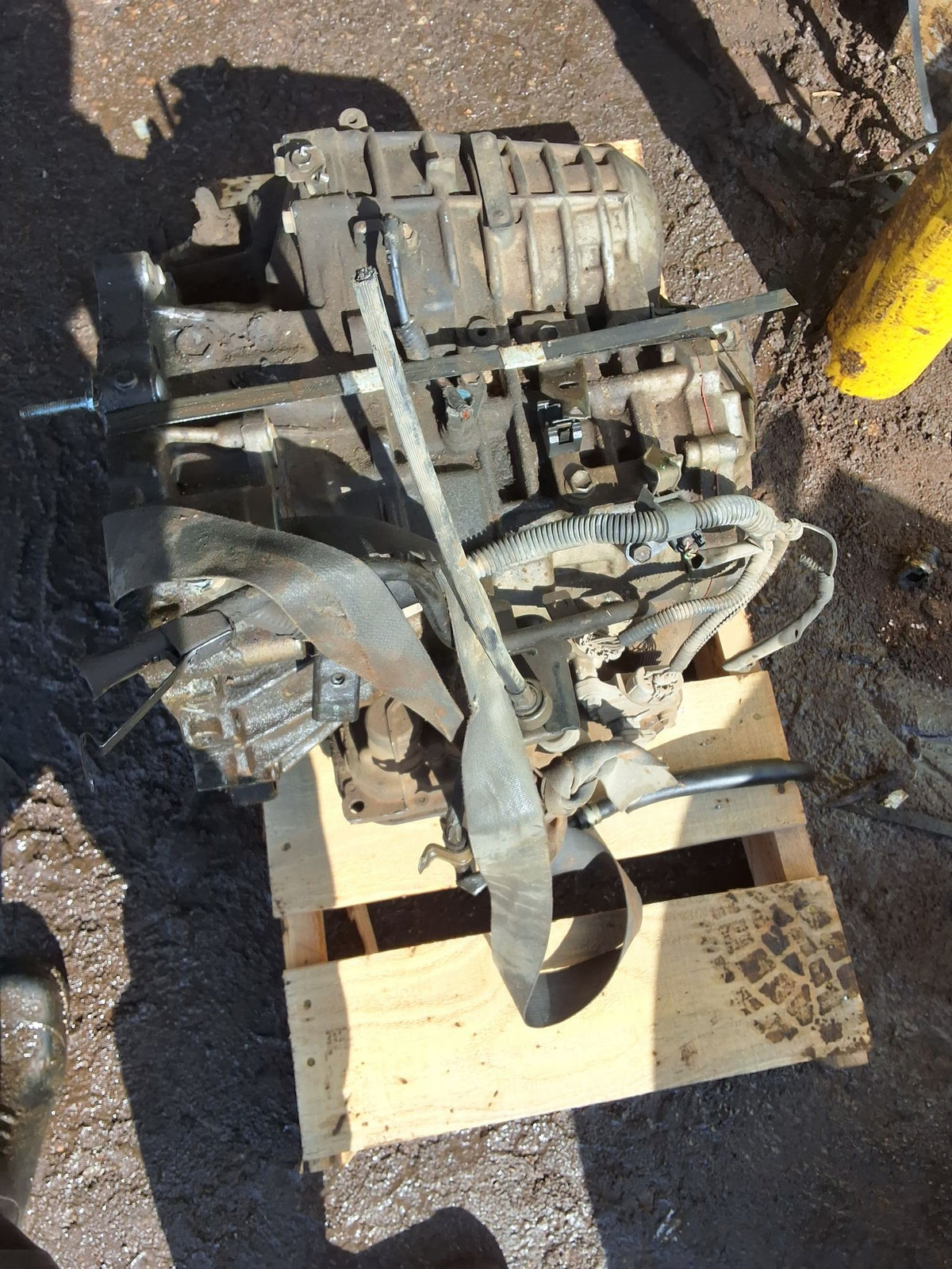 2004-2006 Toyota Sienna AT, FWD 2WD Transmission main image