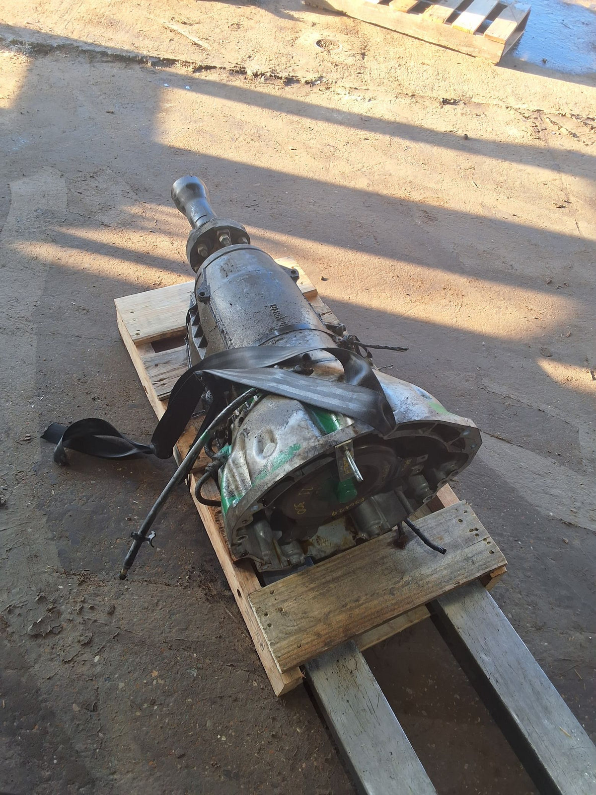 2011 Chrysler 300 5-SPEED AUTO W5A580 TRANSMISSION RWD Transmission main image